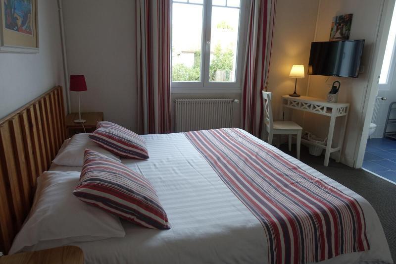Hotel Le Grain De Sable Ares Ngoại thất bức ảnh
